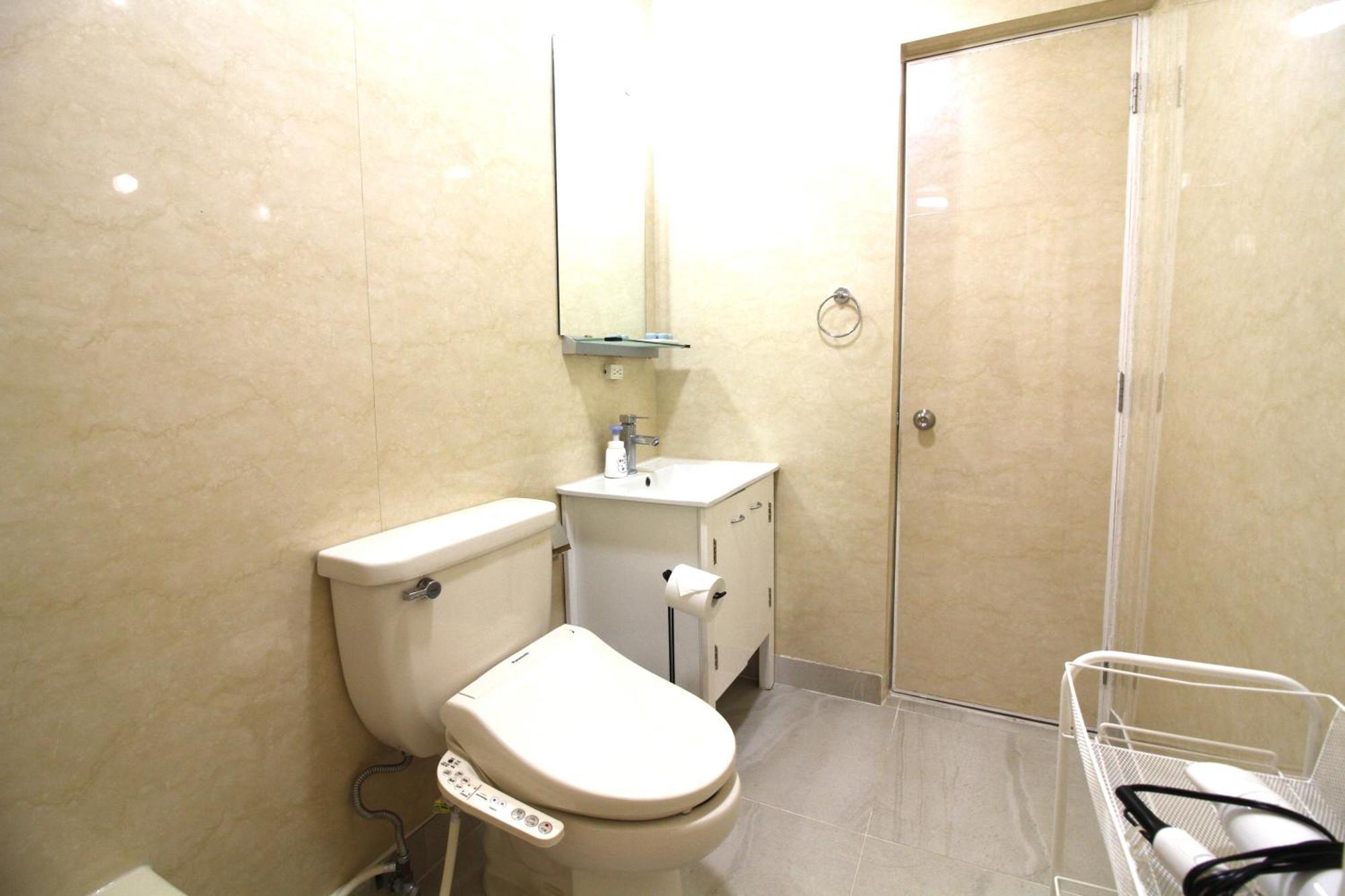 Whale Okinawa Hotel Kadena Eksteriør billede