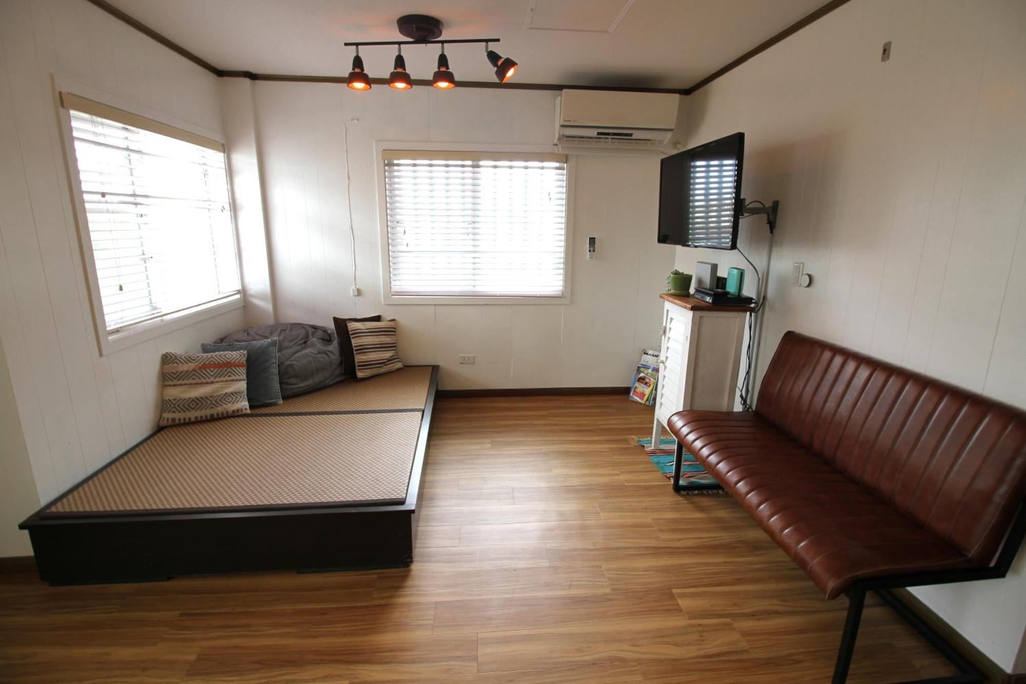 Whale Okinawa Hotel Kadena Eksteriør billede